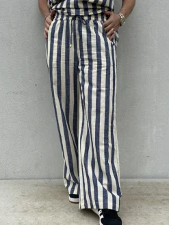 Honolulu Wide Stripe Pant DARK BLUE (Preorder Levering start april)