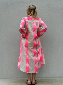 Love Print Dress PINK (Preorder Levering start april)