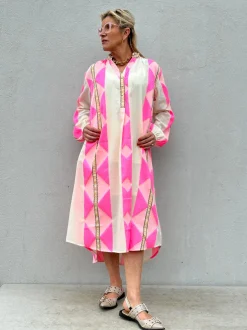 Love Print Dress PINK (Preorder Levering start april)